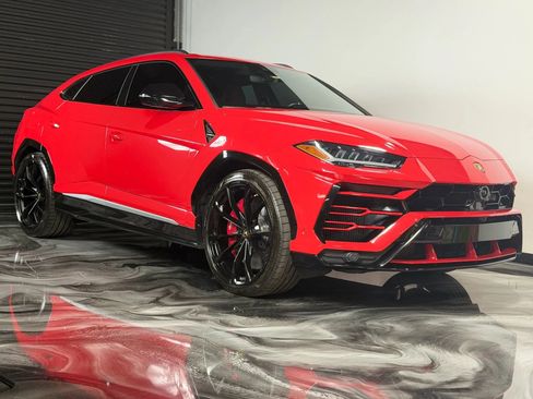 Used 2019 Lamborghini Urus Sport Utility 4D image 8