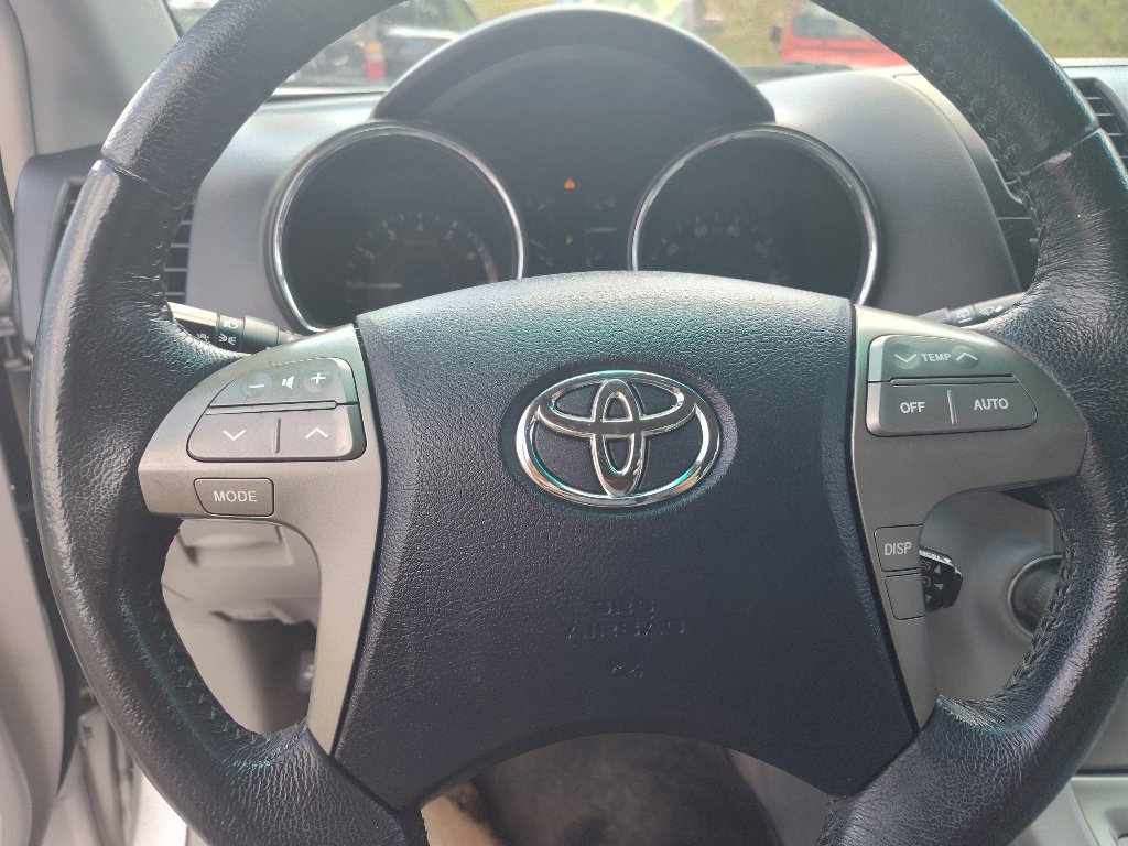 Used 2010 Toyota Highlander Sport w/ Extra Value Pkg 4 FWD image 16