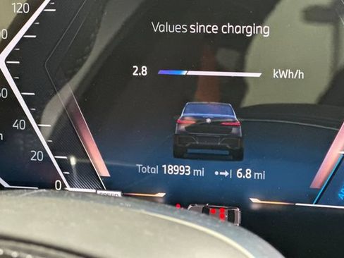 Used 2025 BMW i7 xDrive60 w/ Executive Package AWD/4WD image 31