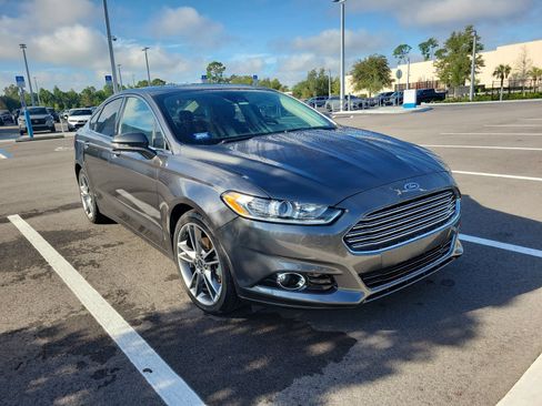 Used 2016 Ford Fusion Titanium FWD image 2