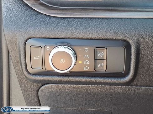 Used 2023 Ford Explorer Limited w/ Limited Technology Package AWD/4WD image 18