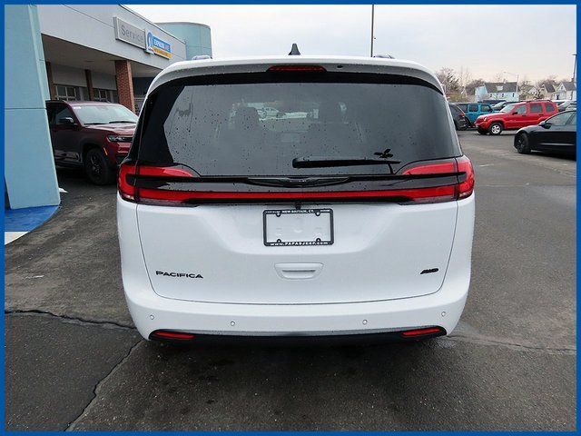 New 2026 Chrysler Pacifica Select AWD/4WD image 6