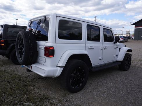 Used 2021 Jeep Wrangler Unlimited Sahara AWD/4WD image 6