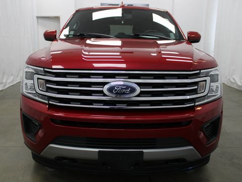 Used 2020 Ford Expedition XLT image 3