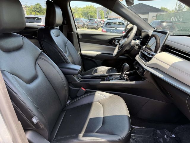 Used 2025 Jeep Compass Limited AWD/4WD image 10