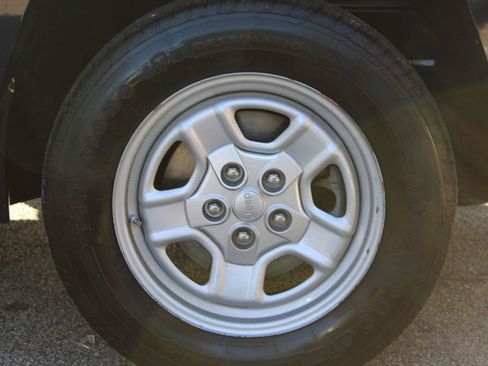 Used 2012 Jeep Patriot Sport image 31