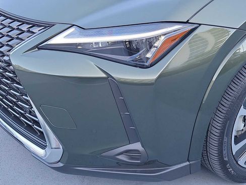 Used 2025 Lexus UX 300h AWD image 10