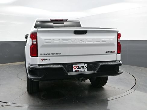 Used 2024 Chevrolet Silverado 1500 ZR2 AWD/4WD image 8