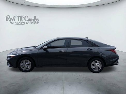 New 2026 Hyundai Elantra SE FWD image 2
