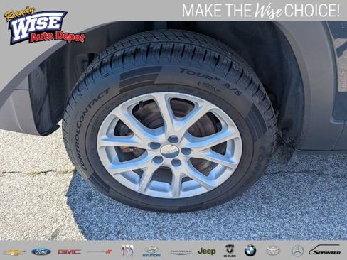 Used 2018 Jeep Cherokee Latitude Plus FWD image 20
