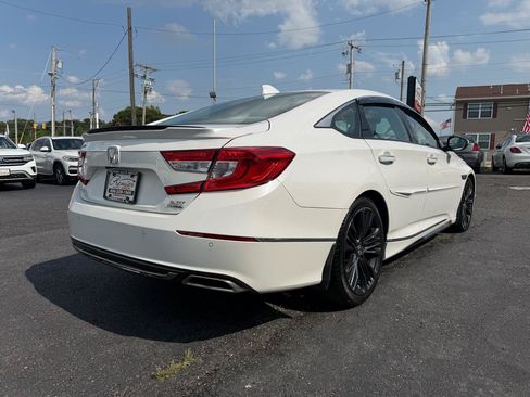 Used 2018 Honda Accord Touring image 5