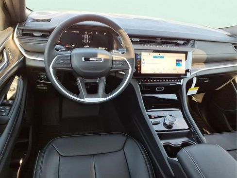 New 2026 Jeep Grand Cherokee Limited AWD/4WD image 13