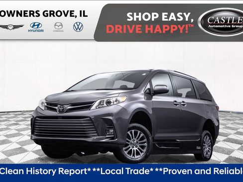 Used 2019 Toyota Sienna XLE image 1
