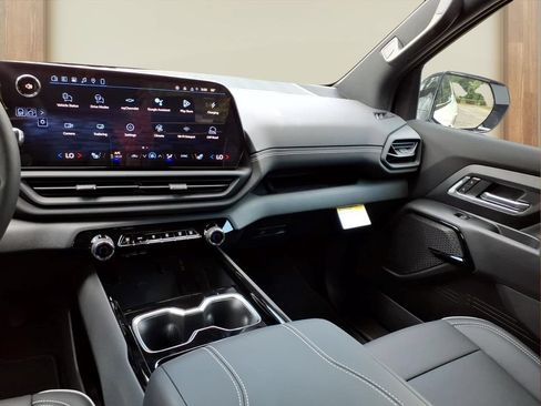 New 2026 Chevrolet Silverado EV LT AWD/4WD image 19