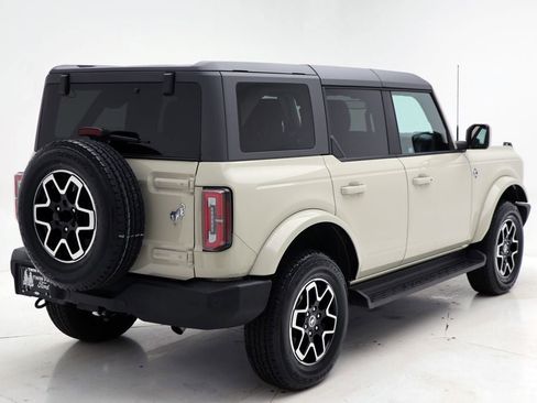 Used 2025 Ford Bronco Outer Banks image 8