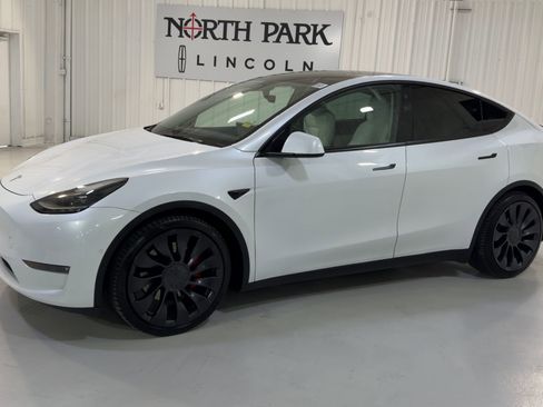 Used 2022 Tesla Model Y Performance AWD/4WD image 6