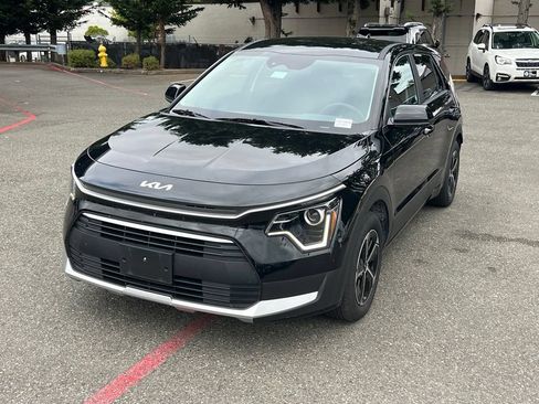 Certified 2025 Kia Niro LX FWD image 5
