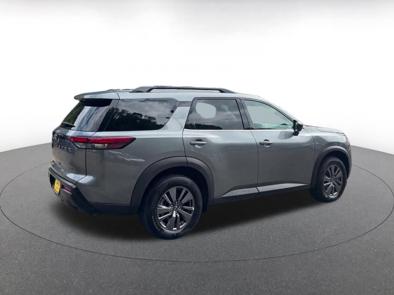 Used 2026 Nissan Pathfinder SV AWD/4WD image 13
