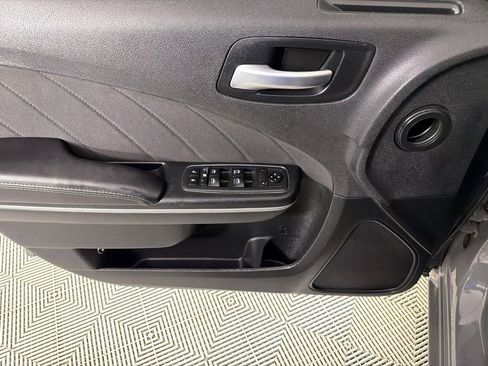 Used 2019 Dodge Charger SXT AWD/4WD image 11