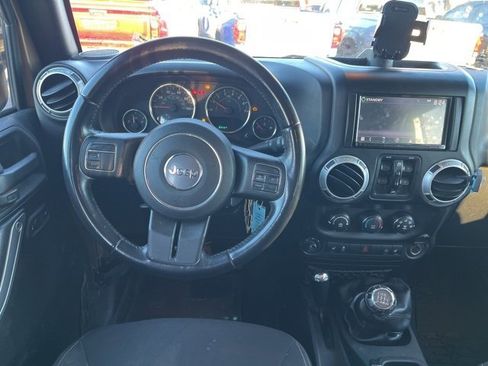 Used 2015 Jeep Wrangler Unlimited Rubicon w/ Dual Top Group image 15