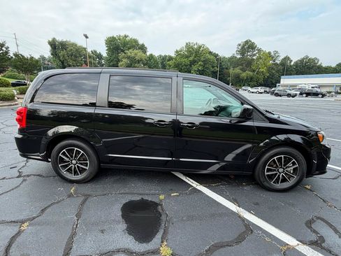 Used 2018 Dodge Grand Caravan GT FWD image 4