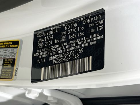 Used 2024 Hyundai Venue SEL image 29