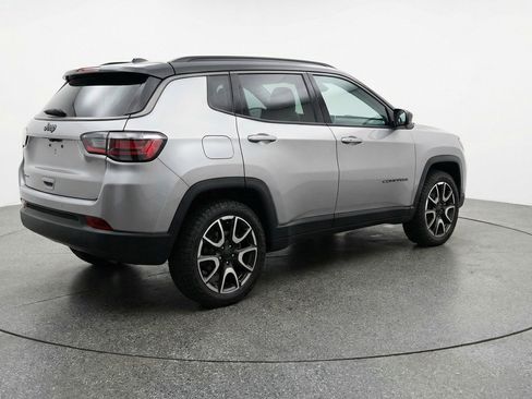 Used 2025 Jeep Compass Trailhawk AWD/4WD image 9