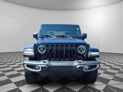 Used 2023 Jeep Gladiator Sport AWD/4WD image 2