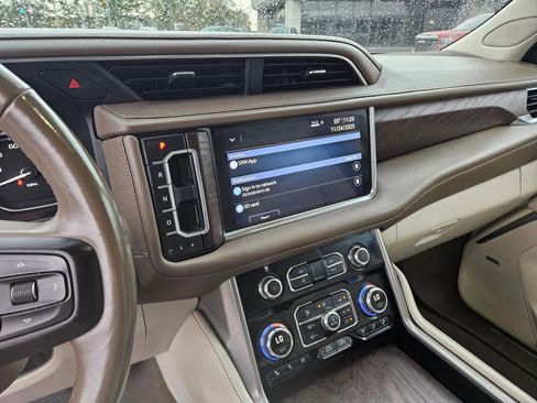 Used 2021 GMC Yukon Denali w/ Denali Premium Package image 15