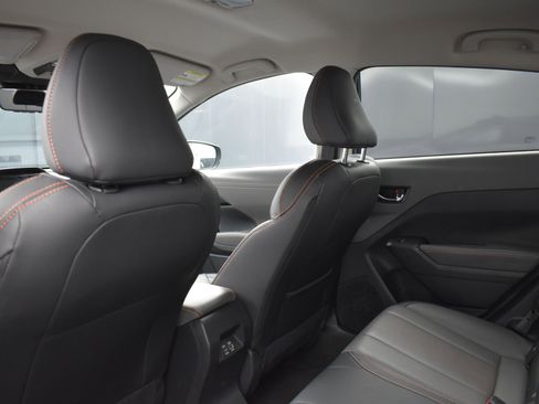 Used 2024 Subaru Crosstrek 2.5i Limited image 8