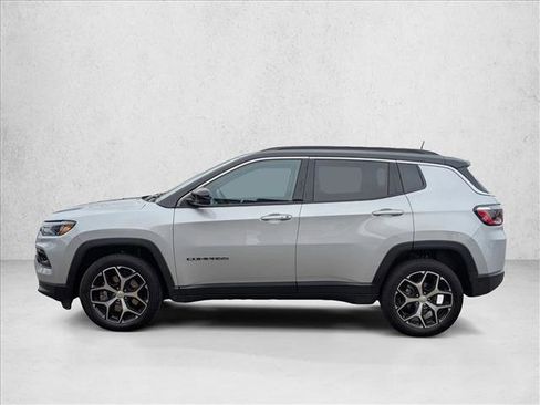 Used 2024 Jeep Compass Limited image 9