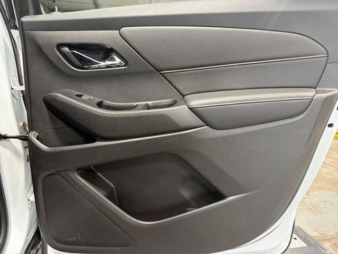 Used 2018 Chevrolet Traverse LT image 30