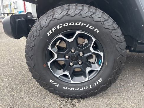 Used 2023 Jeep Wrangler Unlimited Rubicon 4xe image 28