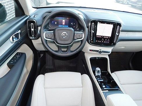 New 2026 Volvo XC40 B5 Ultra w/ Climate Package image 5