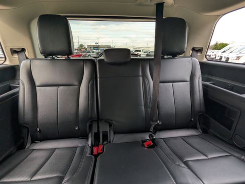 Used 2024 Ford Expedition XLT image 32