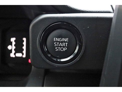 Used 2025 Toyota Tacoma SR5 image 26