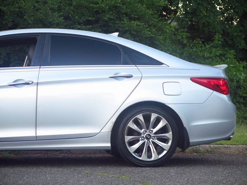Used 2012 Hyundai Sonata SE FWD image 23