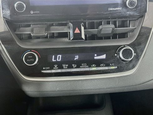 Used 2021 Toyota Corolla LE FWD image 22