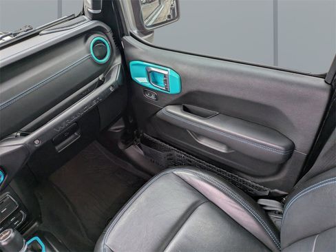 Used 2021 Jeep Wrangler Unlimited Rubicon 4xe w/ Steel Bumper Group image 17