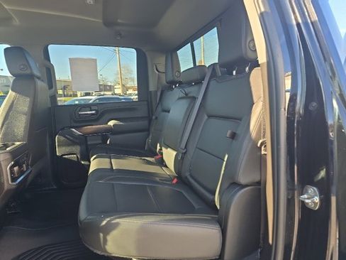Used 2023 GMC Sierra 3500 SLT w/ SLT Convenience Package image 17