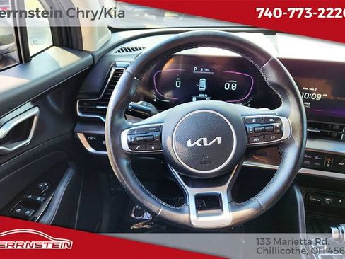 Used 2023 Kia Sportage EX AWD/4WD image 7