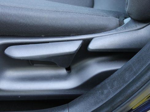 Used 2021 Toyota Corolla LE image 31