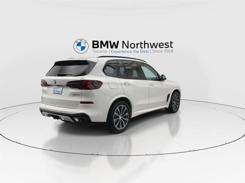 New 2026 BMW X5 xDrive40i w/ M Sport Package AWD/4WD image 3