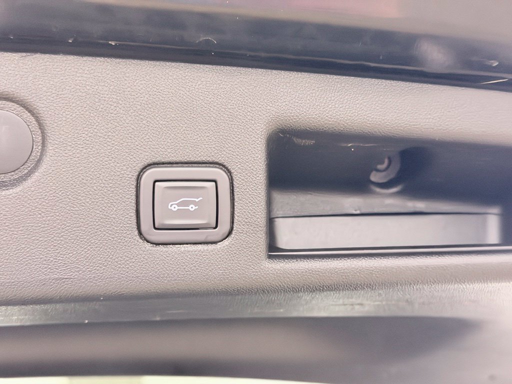 Used 2021 Chevrolet Equinox Premier FWD image 34