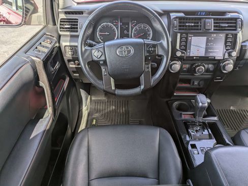 Used 2020 Toyota 4Runner TRD Off-Road Premium AWD/4WD image 4