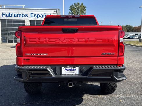 Used 2022 Chevrolet Silverado 1500 ZR2 w/ Technology Package image 9