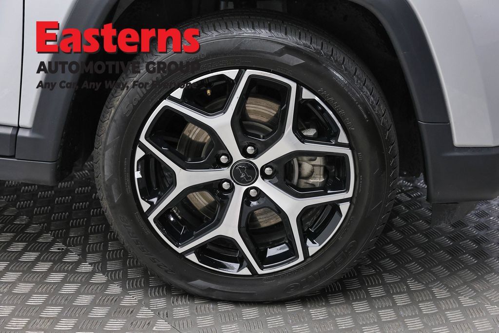 Used 2025 Jeep Compass Limited AWD/4WD image 31
