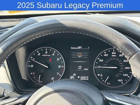 Used 2025 Subaru Legacy Premium AWD/4WD image 27
