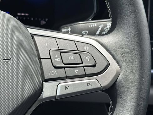 Certified 2023 Volkswagen Taos SE FWD image 23