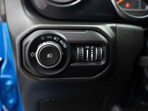 Used 2022 Jeep Wrangler Unlimited Sport image 15